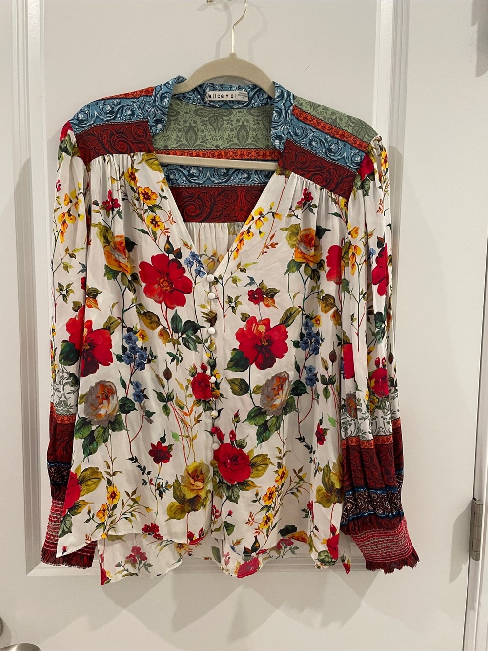 Brand New Alice + Olivia White Floral Mixed-Print V-Neck Blouse